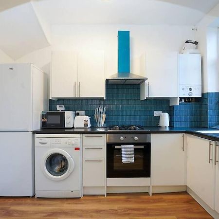 3 Bedroom Home With Free Parking Leeds  Exterior foto