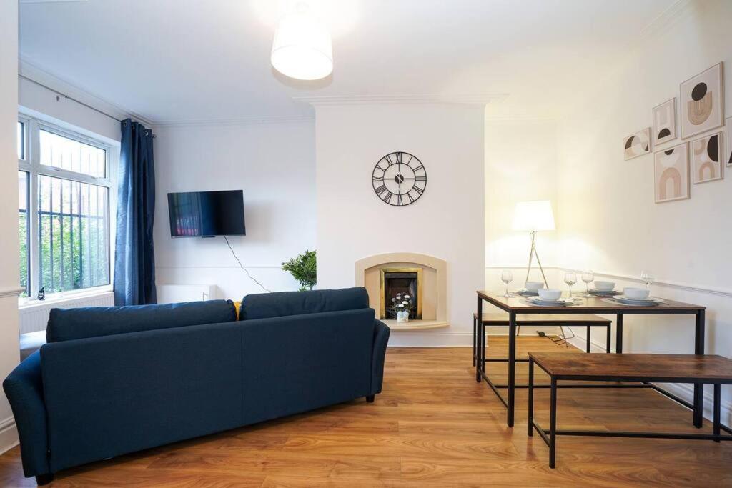 3 Bedroom Home With Free Parking Leeds  Exterior foto